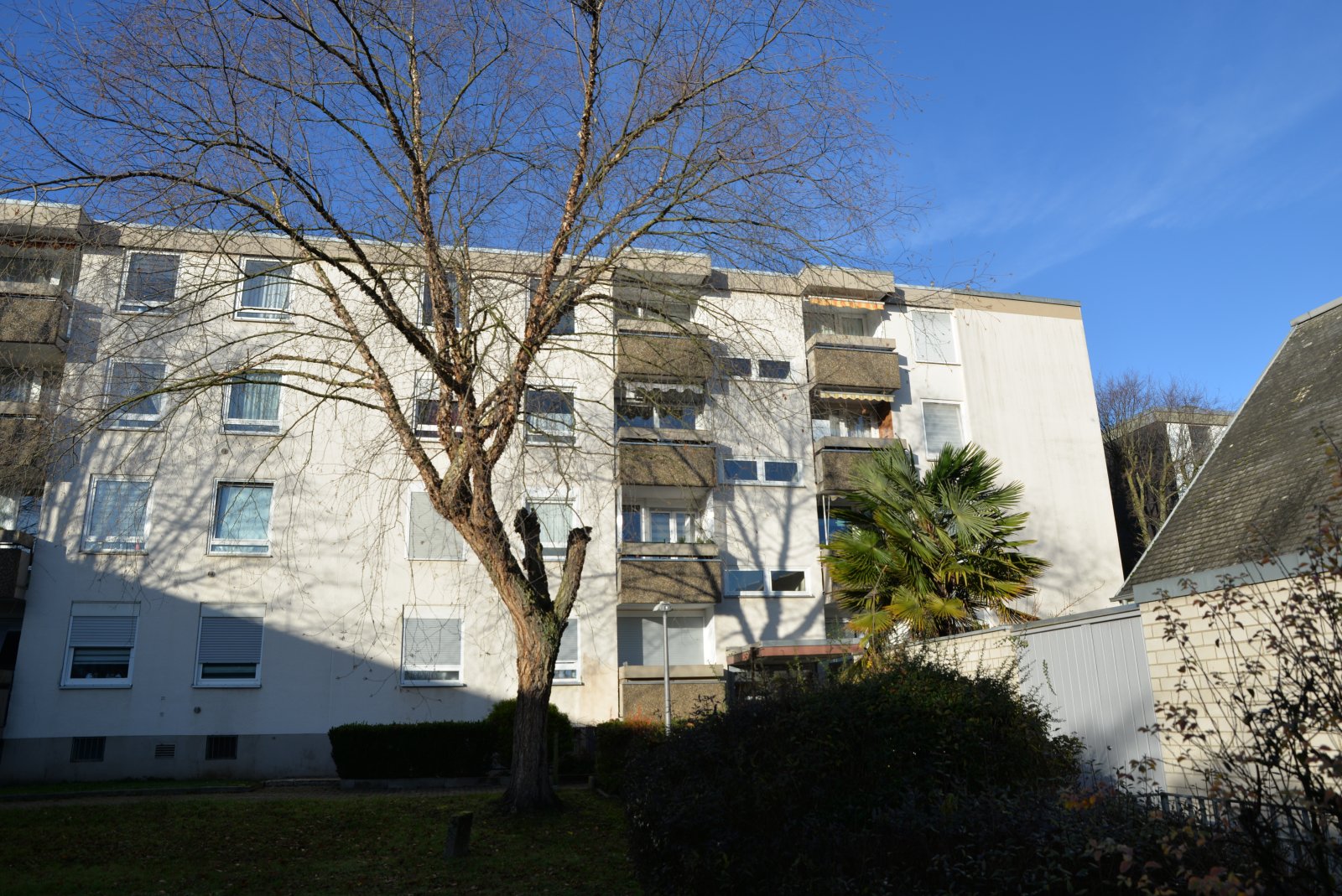 Vermietete Vier Zimmer Wohnung in Neubrück Vermietete Vier Zimmer Wohnung in Neubrück